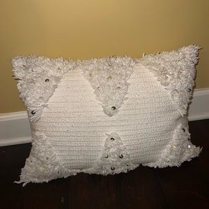 Decorative pillow